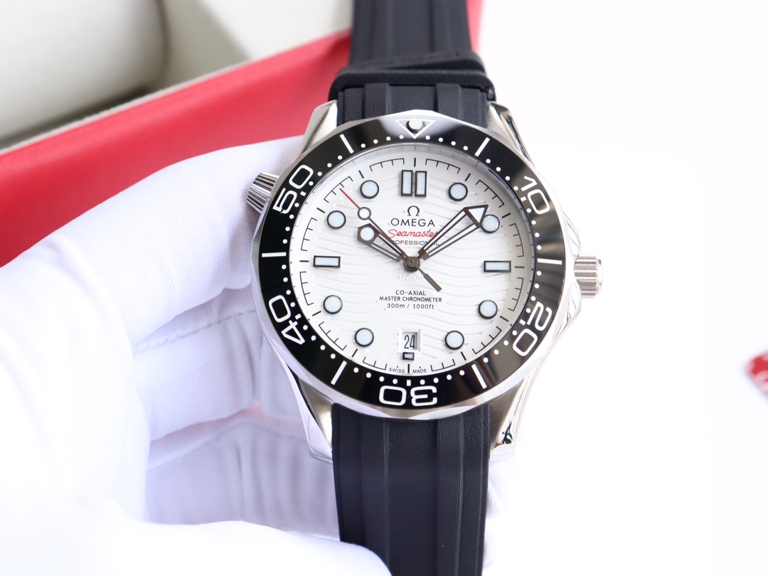 Omega Seamaster 42 mm Weiss